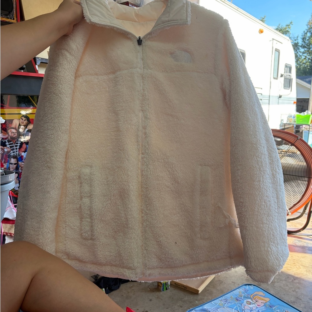 The North Face Women's Off-White Quilted Jacket - Picture 6 of 10